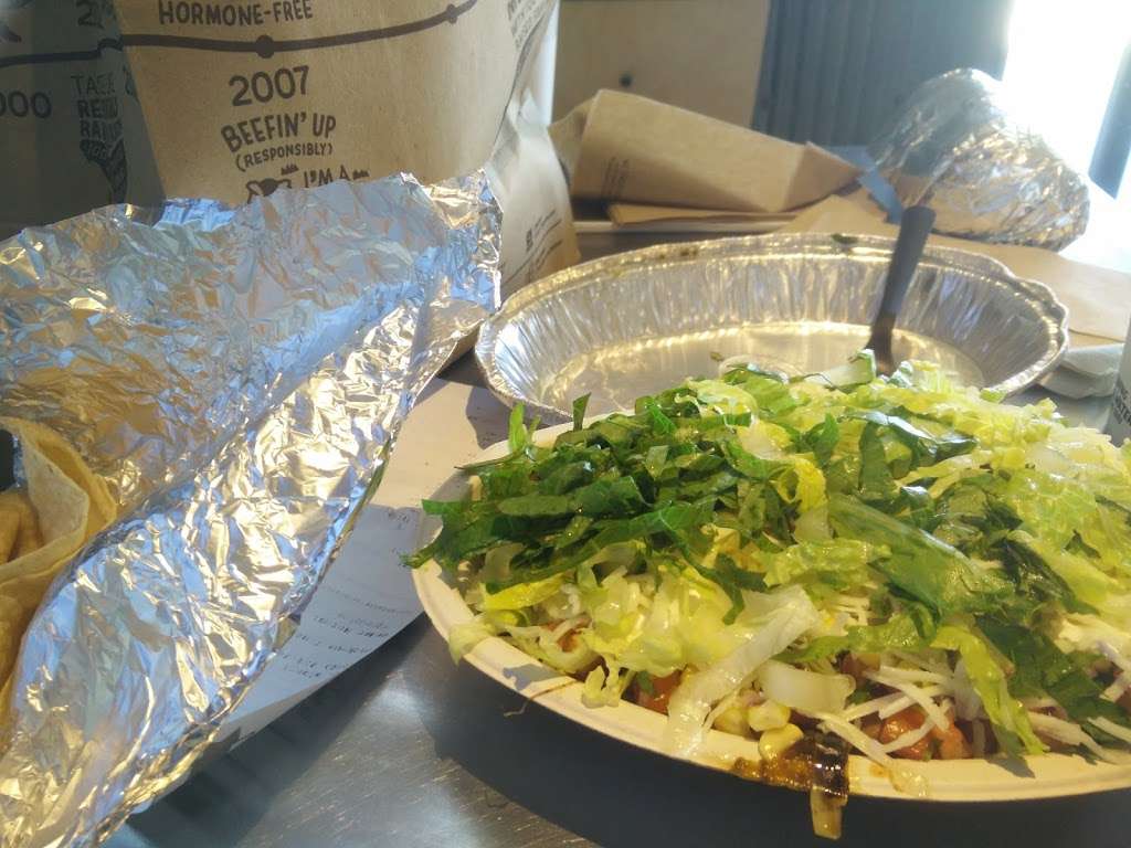 Chipotle Mexican Grill | 1365 E Gladstone St #700, Glendora, CA 91740, USA | Phone: (909) 592-7063