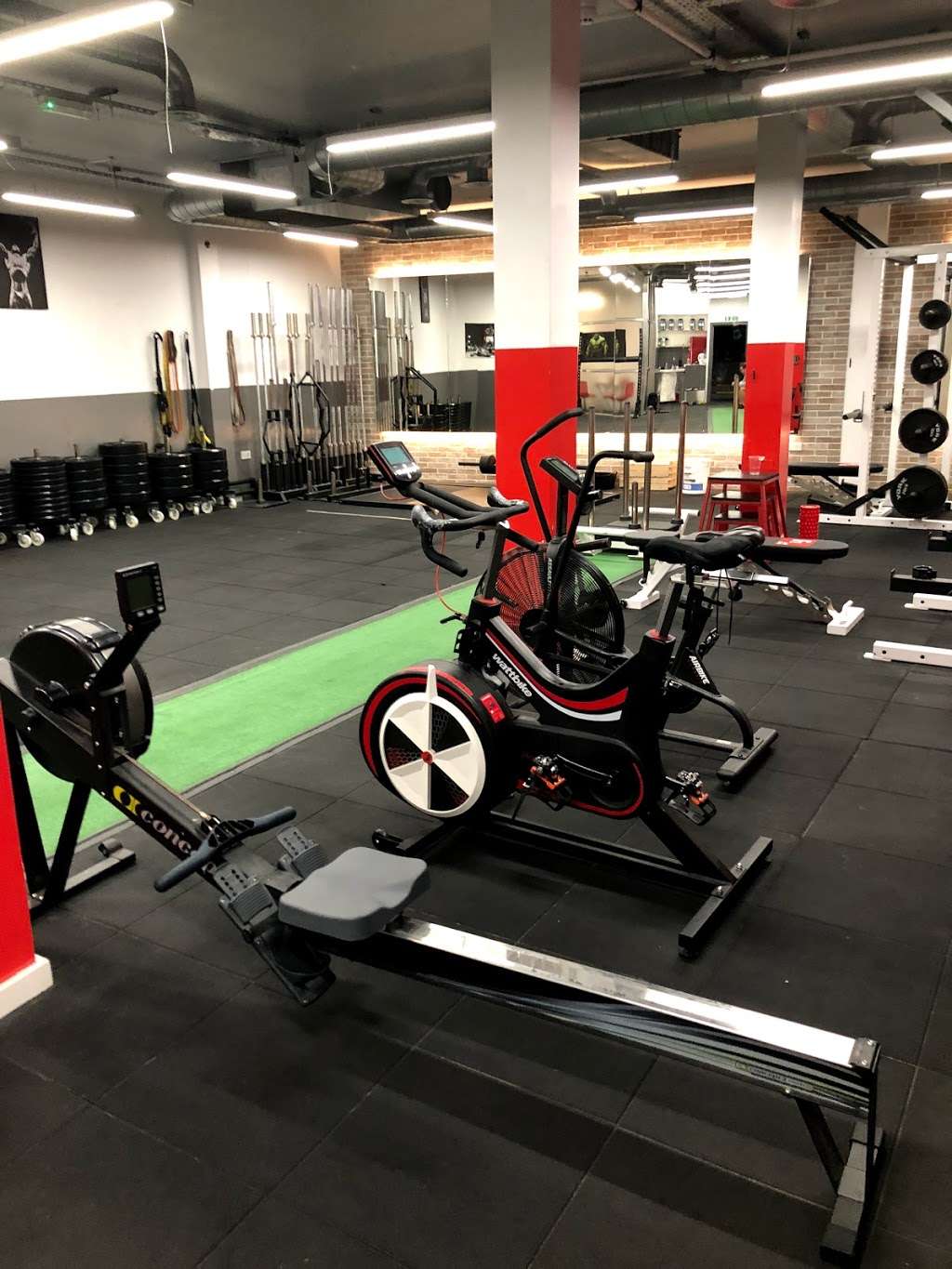 Smash Fitness | 2-12 Cambridge Heath Rd, Whitechapel, London E1 5QH, UK | Phone: 020 3877 0540