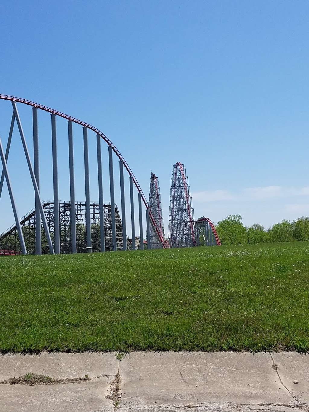 Worlds of Fun Parking Lot | 4545 Worlds of Fun Ave, Kansas City, MO 64161