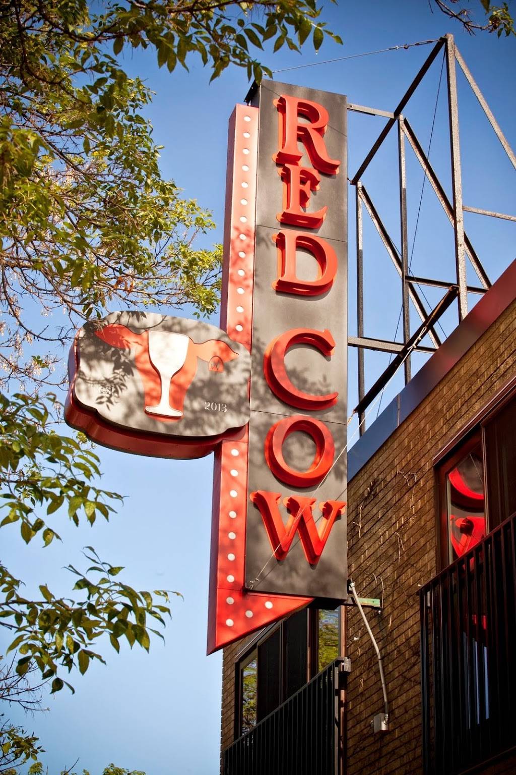 Red Cow St. Paul | 393 Selby Ave, St Paul, MN 55102, USA | Phone: (651) 789-0545