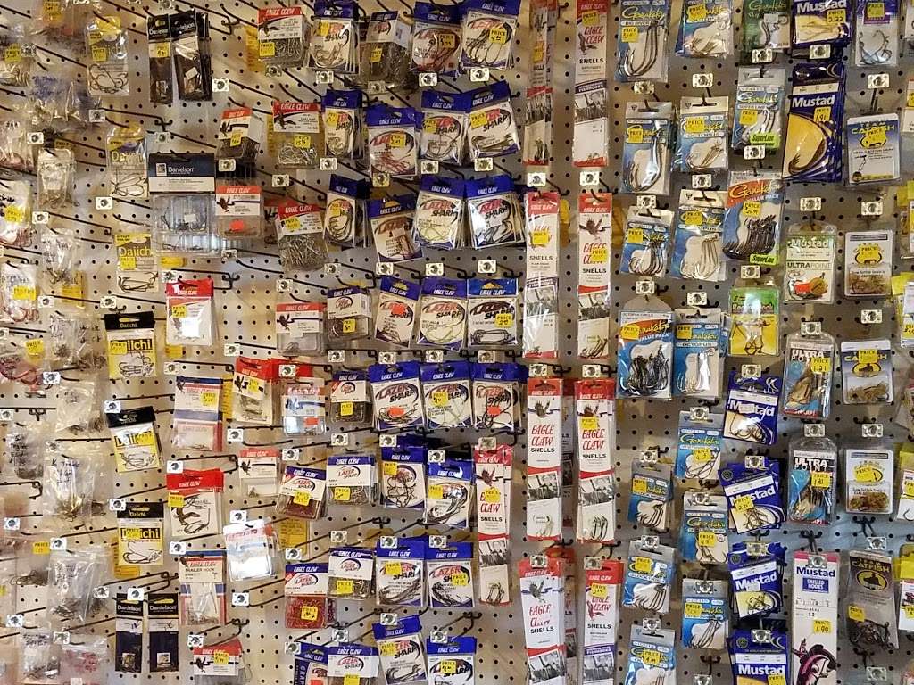 CB Stoneys Bait And Tackle | 501-599 Park St, Osborn, MO 64474, USA | Phone: (816) 244-9409