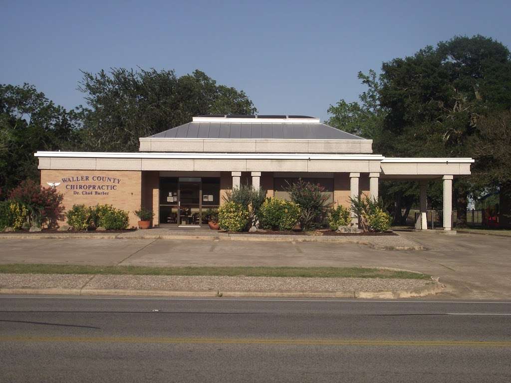 Waller County Chiropractic: Barber Chad DC | 1206 11th St #5260, Hempstead, TX 77445, USA | Phone: (979) 921-0700