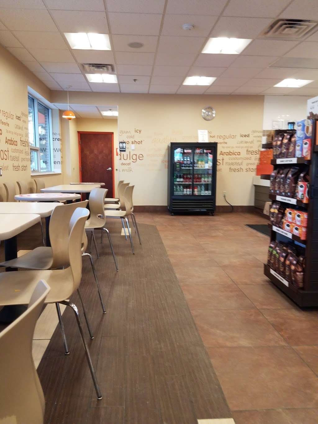 Dunkin | 66 Concord St Ste S, Wilmington, MA 01887 | Phone: (978) 657-6411