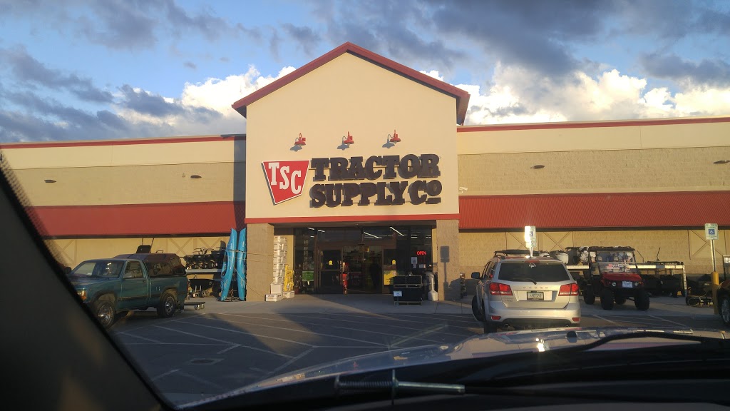 Tractor Supply Co. | 15884 N Oracle Rd, Tucson, AZ 85739, USA | Phone: (520) 825-5715