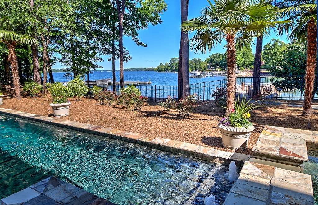 Rawlins & Company-Charlotte & Lake Norman Real Estate | 131 Torrence Chapel Rd, Mooresville, NC 28117, USA | Phone: (704) 746-3171