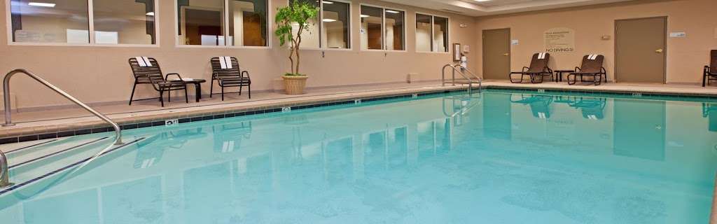 Holiday Inn Express & Suites Greenwood | 1180 Wilson Dr, Greenwood, IN 46143, USA | Phone: (317) 881-0600