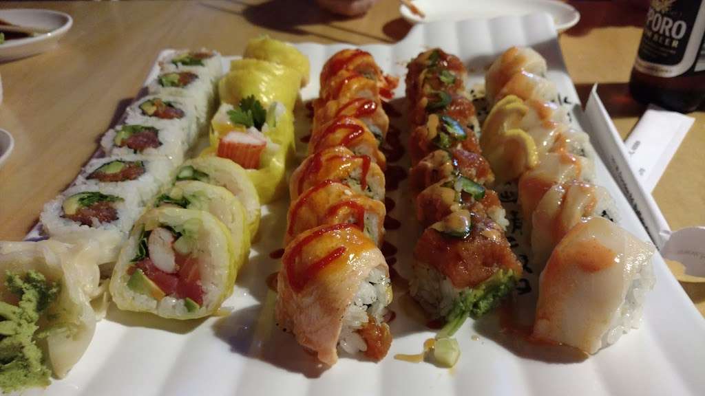 Hakuya Sushi | 3706, 161 W Dundee Rd, Buffalo Grove, IL 60089 | Phone: (847) 537-7707