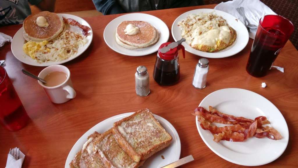 THE KING OF PANCAKE HOUSE | 2301 E Wabash St, Frankfort, IN 46041, USA | Phone: (765) 601-4033