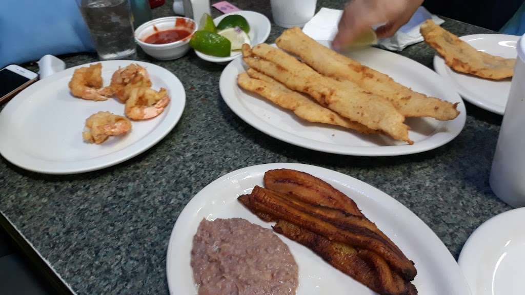 La Playa Seafood | 3343 West Ave, San Antonio, TX 78213, USA | Phone: (210) 340-0087