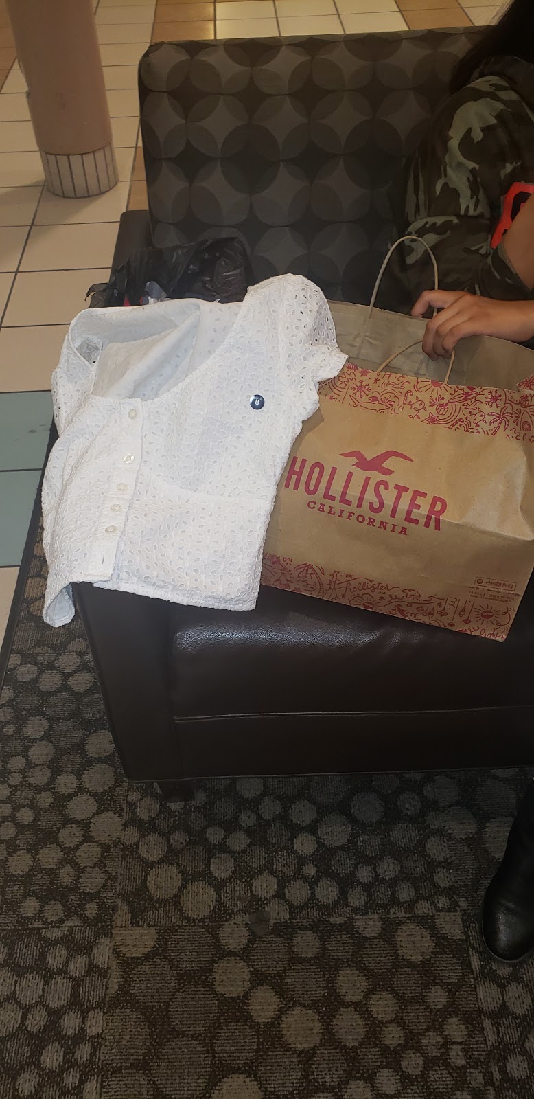 Hollister Co. | 10000 Coors Blvd Bypass NW Space F - 11, Albuquerque, NM 87114, USA | Phone: (505) 792-1815