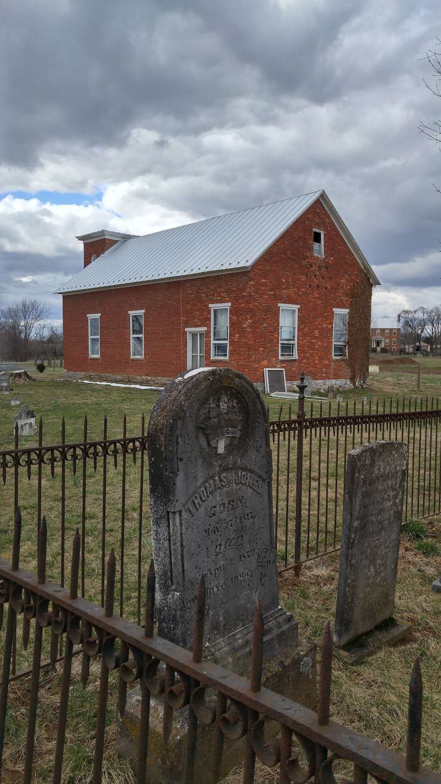 Stones Chapel and Cemetery | 4066 Crums Church Rd, Berryville, VA 22611, USA