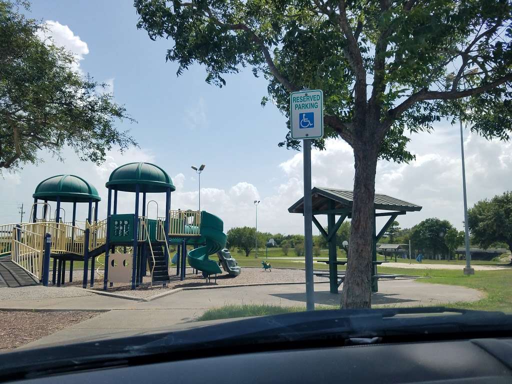 Goose Creek Park | 3 Price St, Baytown, TX 77520, USA | Phone: (281) 420-6597