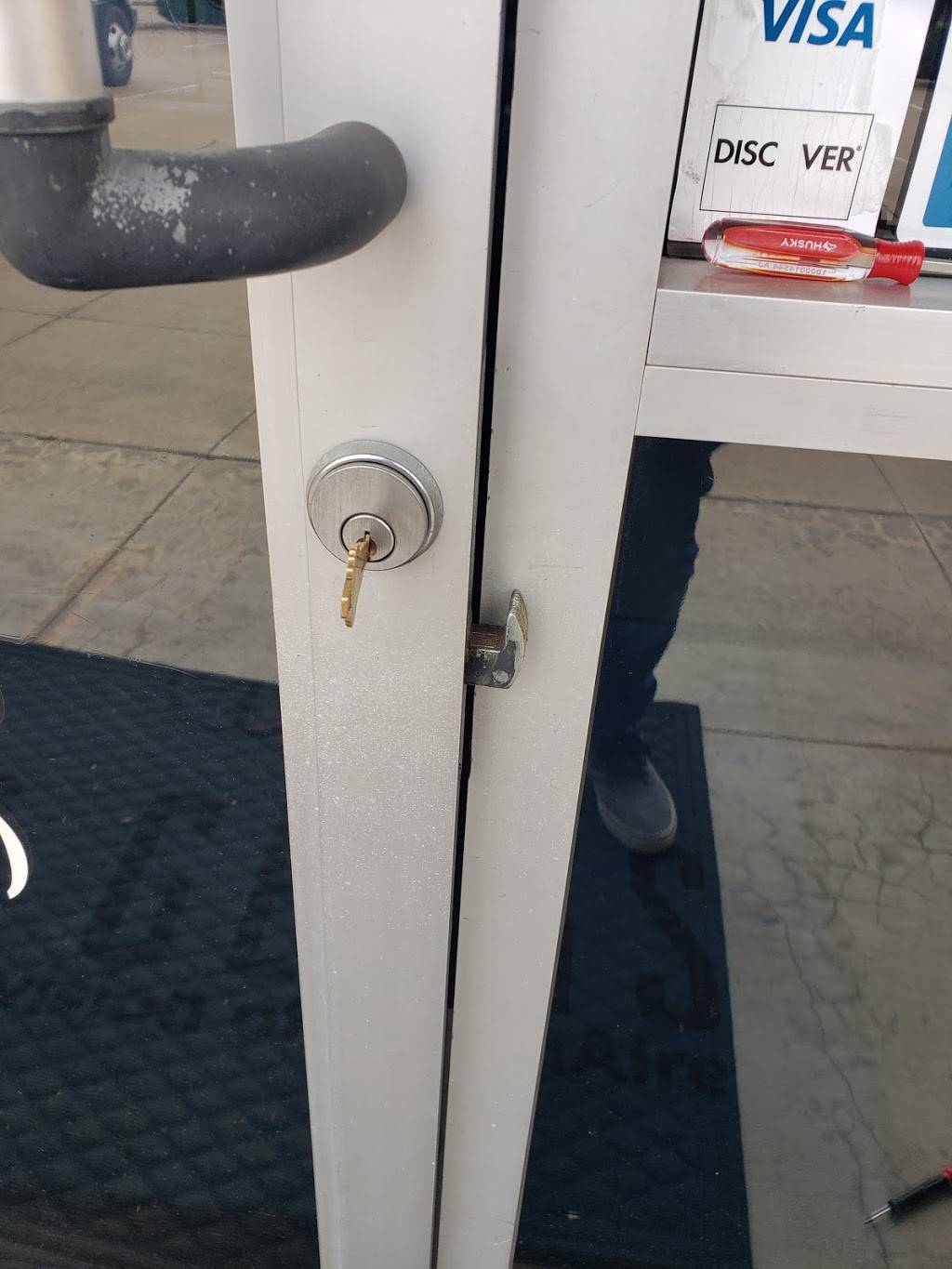 KeyMe | 3211 S Seneca St, Wichita, KS 67217, USA | Phone: (747) 322-4695