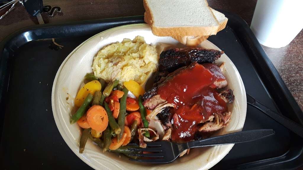 Smokin R BBQ | 226 E Brazos Ave, West Columbia, TX 77486, USA | Phone: (979) 345-6162