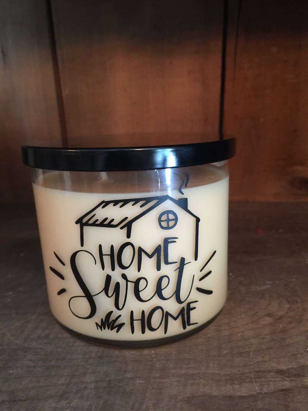 Hoosier Candle Company formerly Walnut Street Traditions | 731 South St, Dayton, IN 47941, USA | Phone: (765) 296-9425