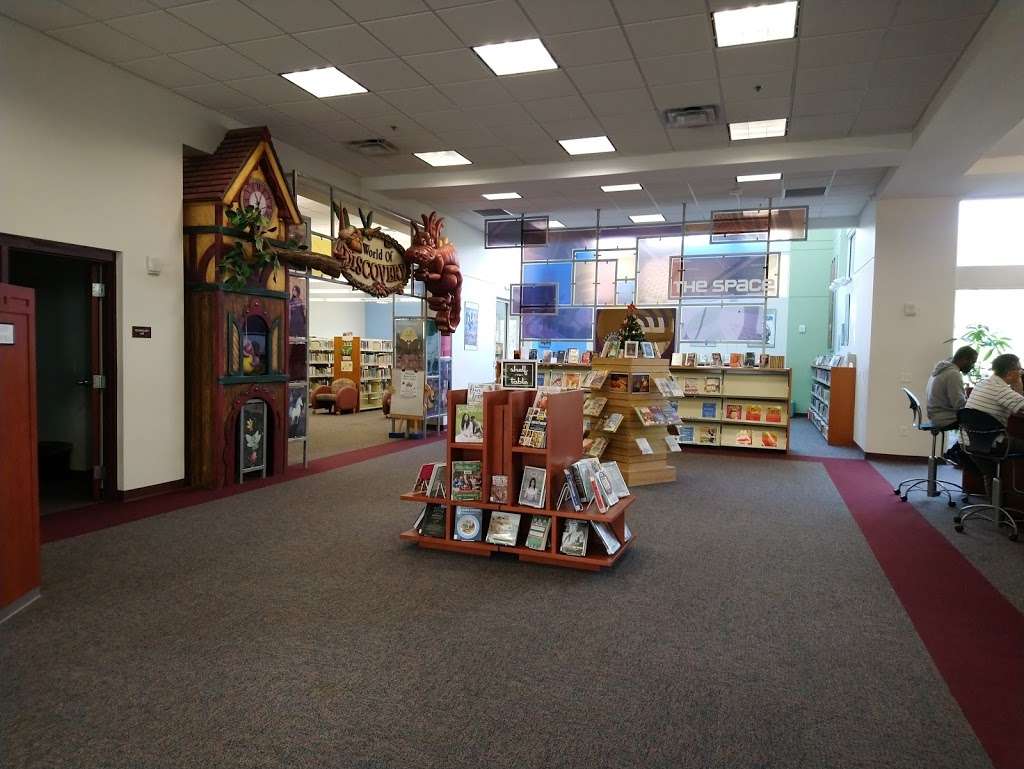 Cagan Crossings Community Library | 16729 Cagan Oaks, Clermont, FL 34714, USA | Phone: (352) 243-1840