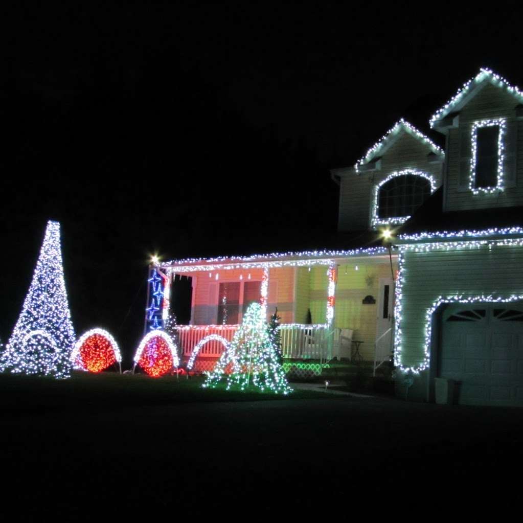 The Cooks Christmas Lights | 1 Carlson Ct, Jackson, NJ 08527 | Phone: (888) 555-5555