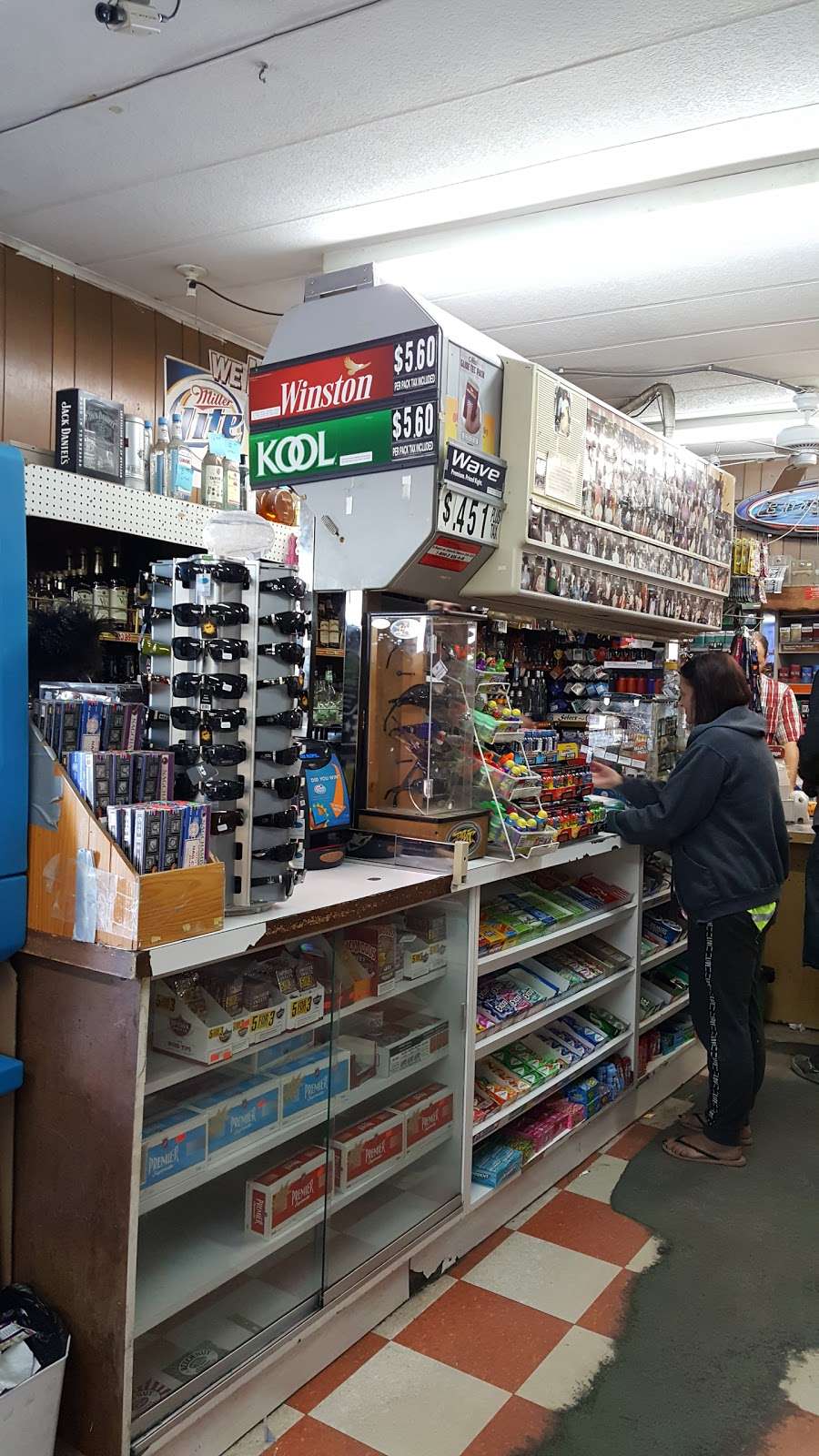 Tupacks Liquor | 2802 E Avenue I, Lancaster, CA 93535 | Phone: (661) 946-1616