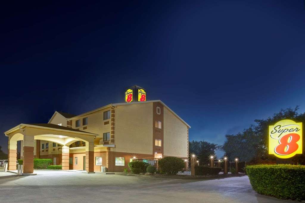 Super 8 by Wyndham Pasadena | 5400 Vista Rd, Pasadena, TX 77505, USA | Phone: (281) 810-9641