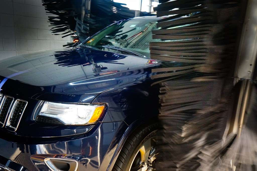 Breeze Thru Car Wash- West Greeley | 6913 W 10th St, Greeley, CO 80634, USA | Phone: (970) 888-3751