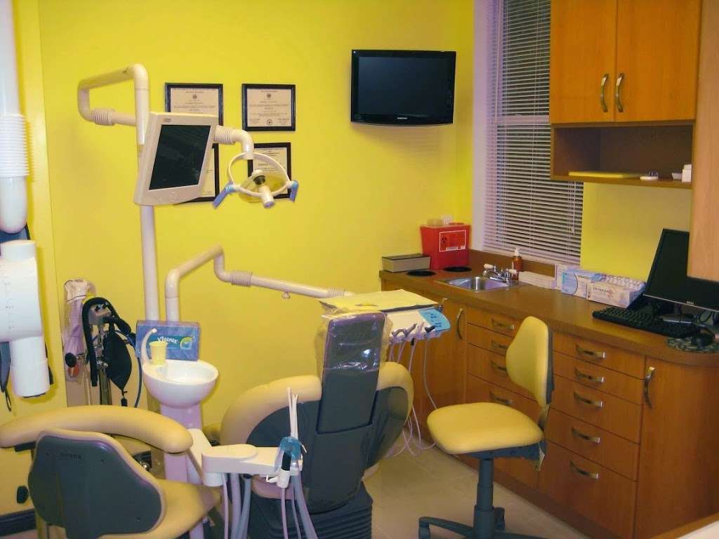 Bright White Dental of Fresh Meadows | 187-06 Union Tpke, Fresh Meadows, NY 11366 | Phone: (718) 736-0123