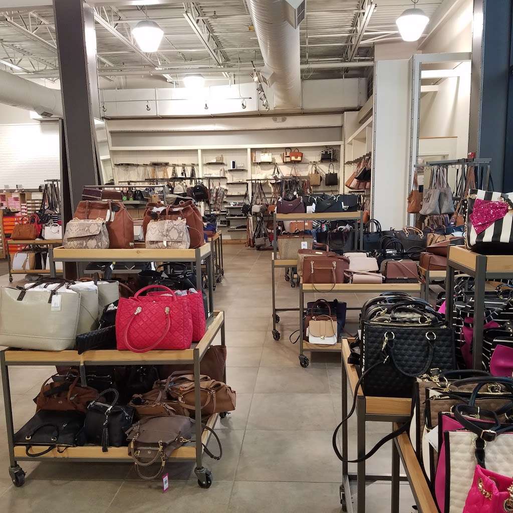 DSW Designer Shoe Warehouse | 357 Old Country Rd, Carle Place, NY 11514, USA | Phone: (516) 876-0204