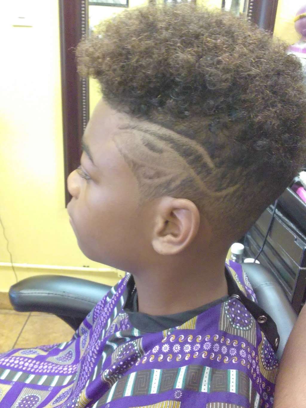 LEES HAIR BOUTIQUE | 39553 Sierra Hwy, Palmdale, CA 93550, USA | Phone: (661) 947-2023