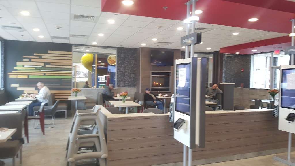 McDonalds | 444 Washington St, Attleboro, MA 02703, USA | Phone: (508) 761-8656