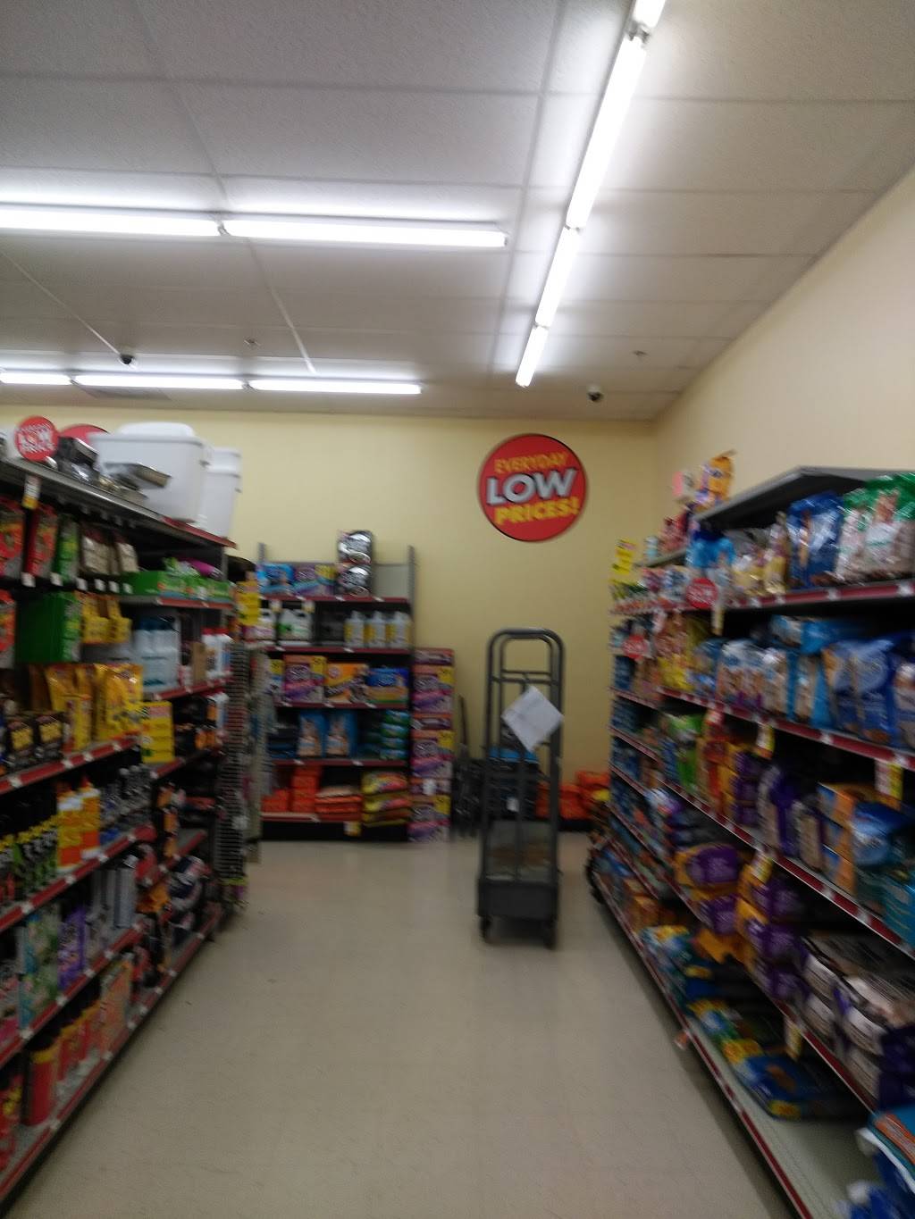 Family Dollar | 10820 Lorain Ave, Cleveland, OH 44111, USA | Phone: (216) 706-8270