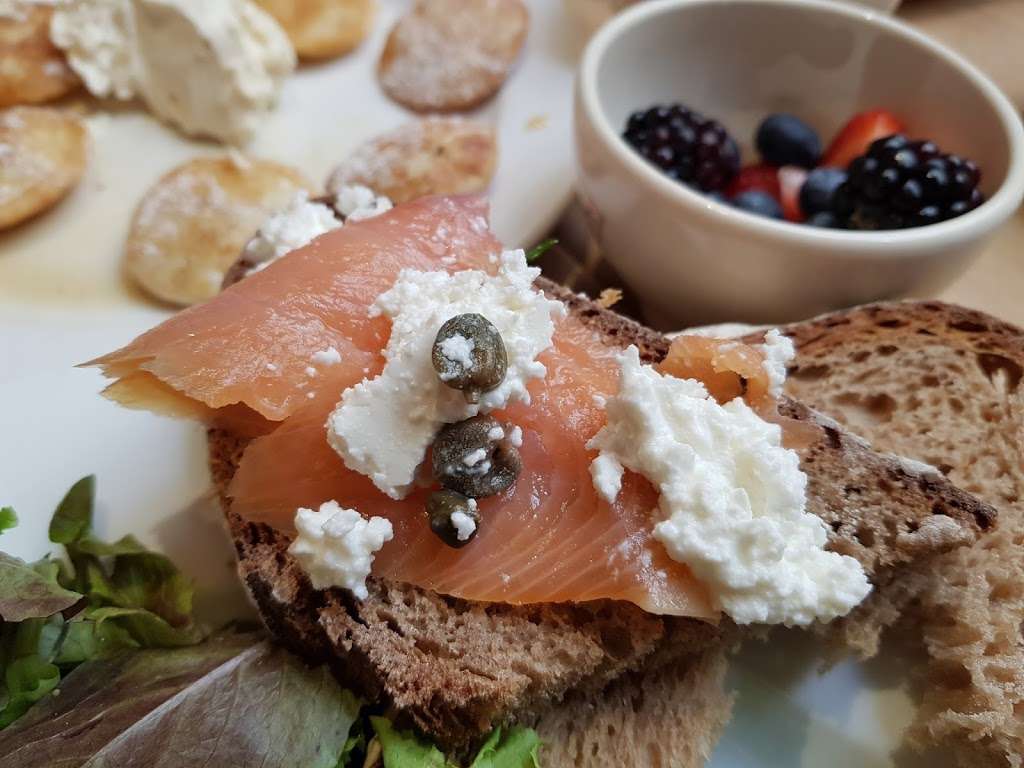 Le Pain Quotidien | 113 N Larchmont Blvd, Los Angeles, CA 90004, USA | Phone: (323) 461-7701