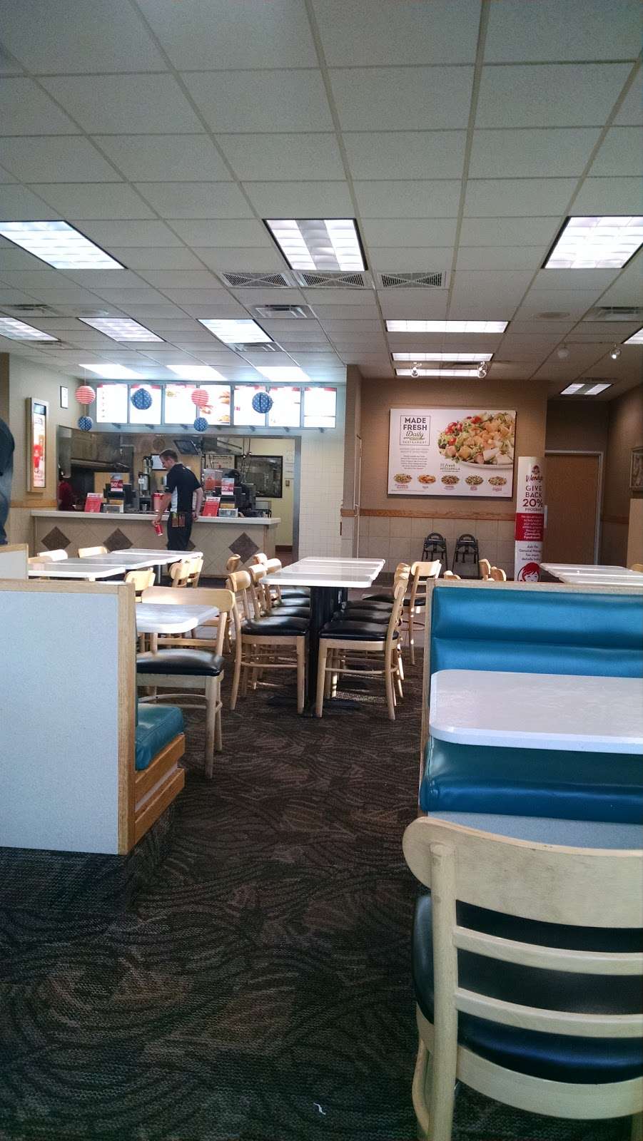 Wendys | 1362 South St #12, Fox Lake, IL 60020 | Phone: (847) 973-9581