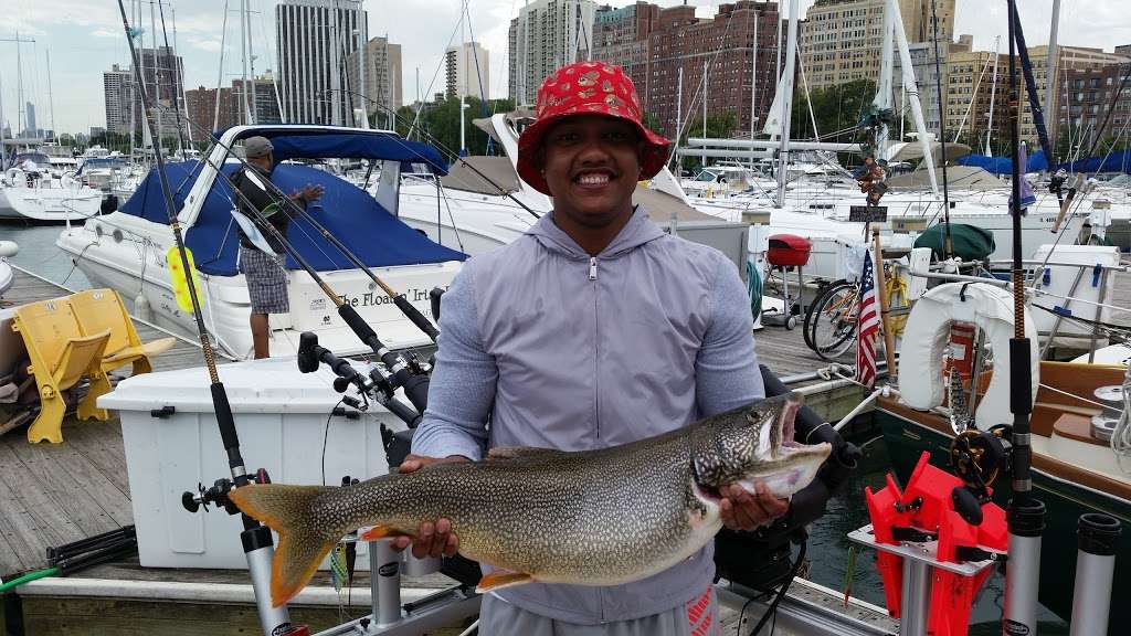 Skyline Fishing Charters | 2 W Belmont Harbor Dr, Chicago, IL 60657, USA | Phone: (312) 206-8800