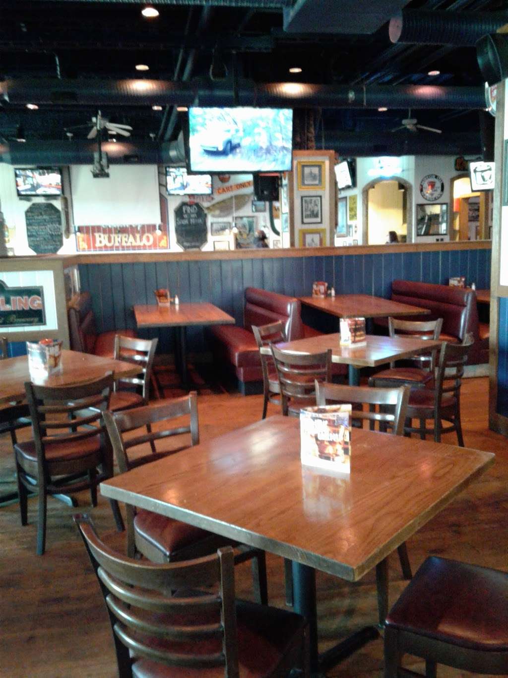 Wild Wing Cafe | 9539 Pinnacle Dr #200, Charlotte, NC 28262 | Phone: (704) 708-9453