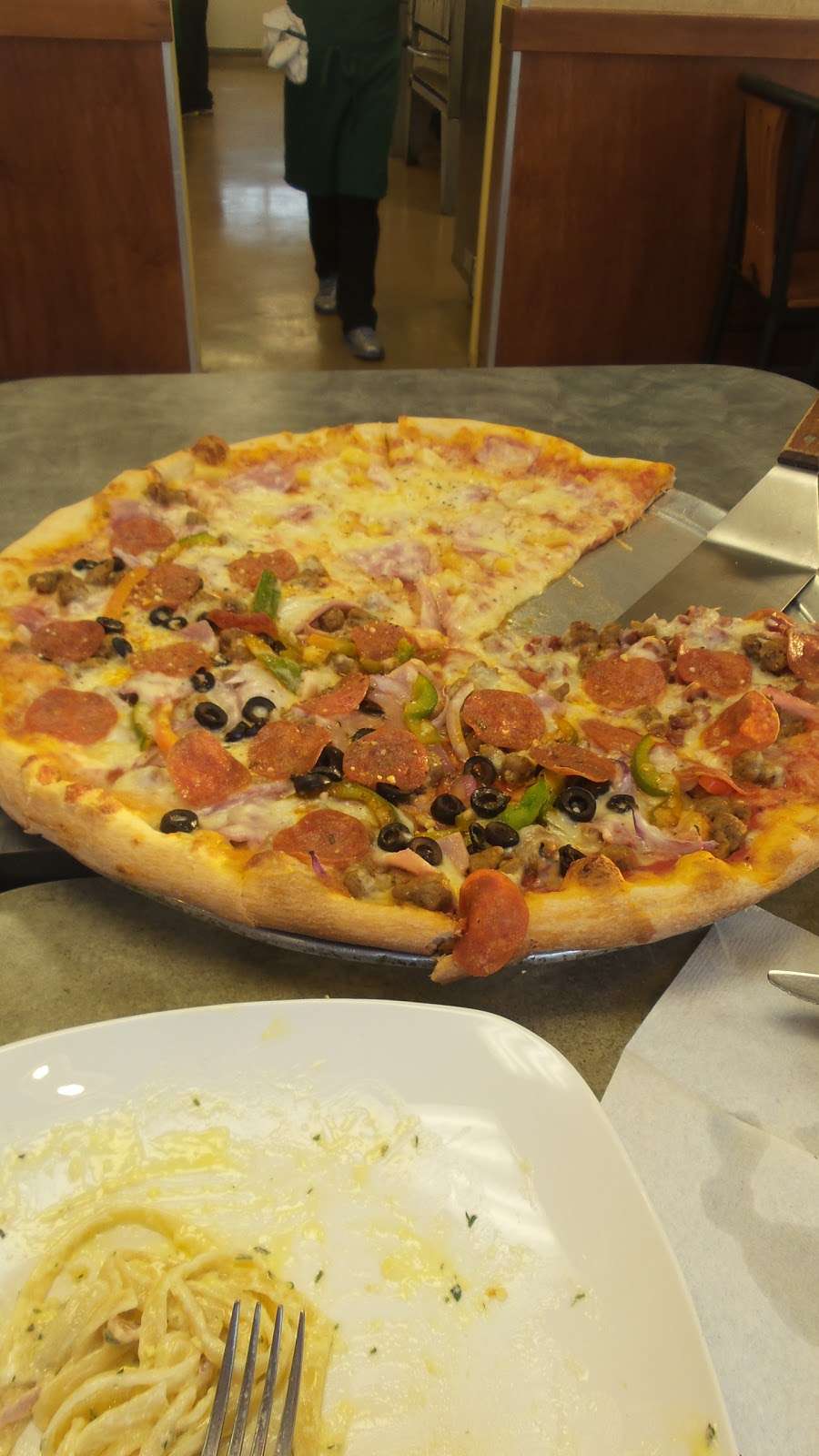 Enzo Pizza | 3940 Madison Ave, Indianapolis, IN 46227 | Phone: (317) 808-2284