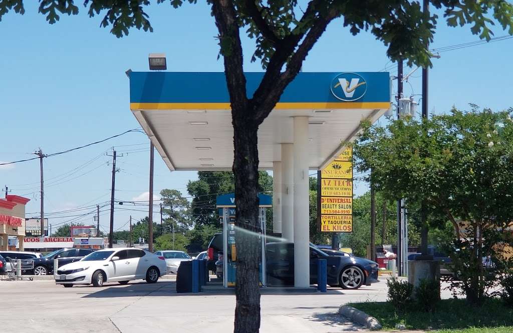 Valero Corner Store 920 | 9366 Long Point Rd, Houston, TX 77055, USA | Phone: (713) 461-5856