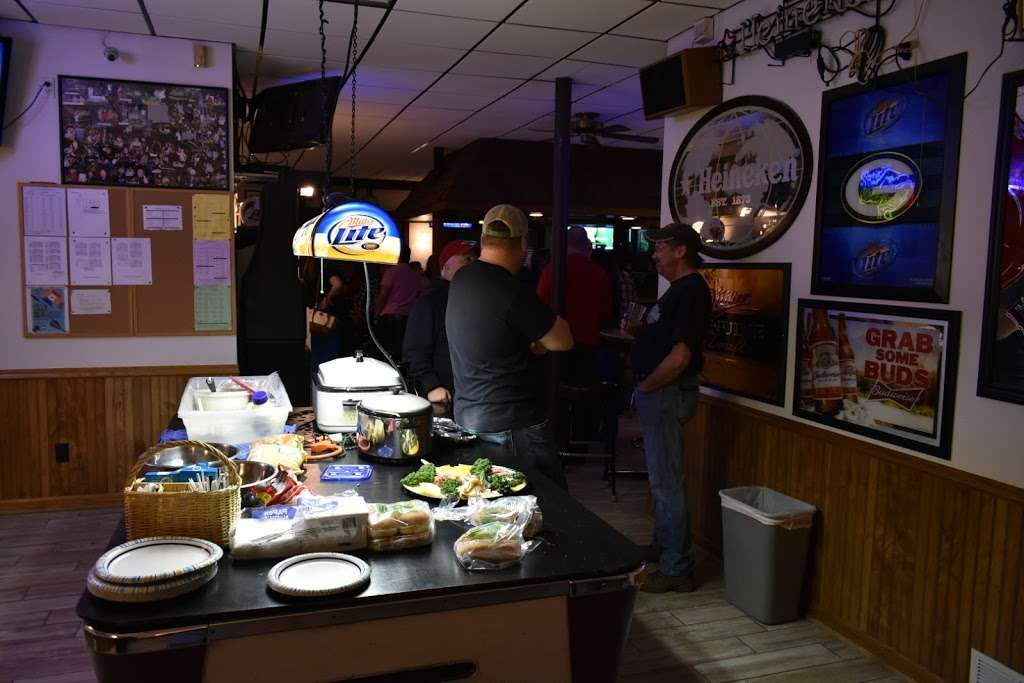 Golden Lion Sports Bar | 1709 Rawson Ave, South Milwaukee, WI 53172, USA | Phone: (414) 764-1510