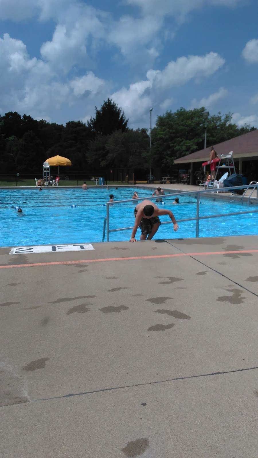 Alvin D. Brown Memorial Swimming Pool | 591 E Water St, Pendleton, IN 46064, USA | Phone: (765) 778-4411