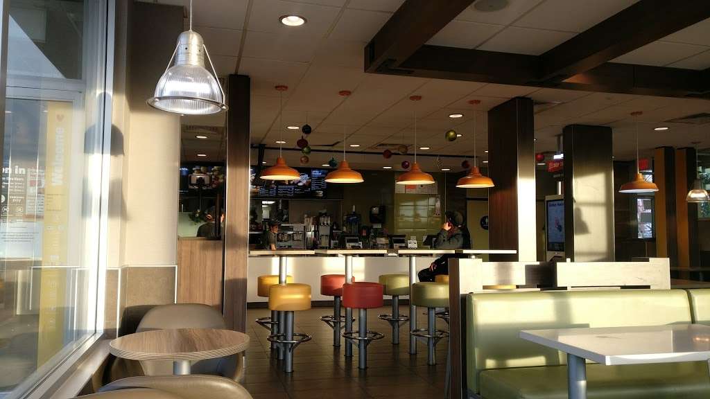 McDonalds | 2300 Harbor Blvd, Costa Mesa, CA 92626 | Phone: (949) 642-7561