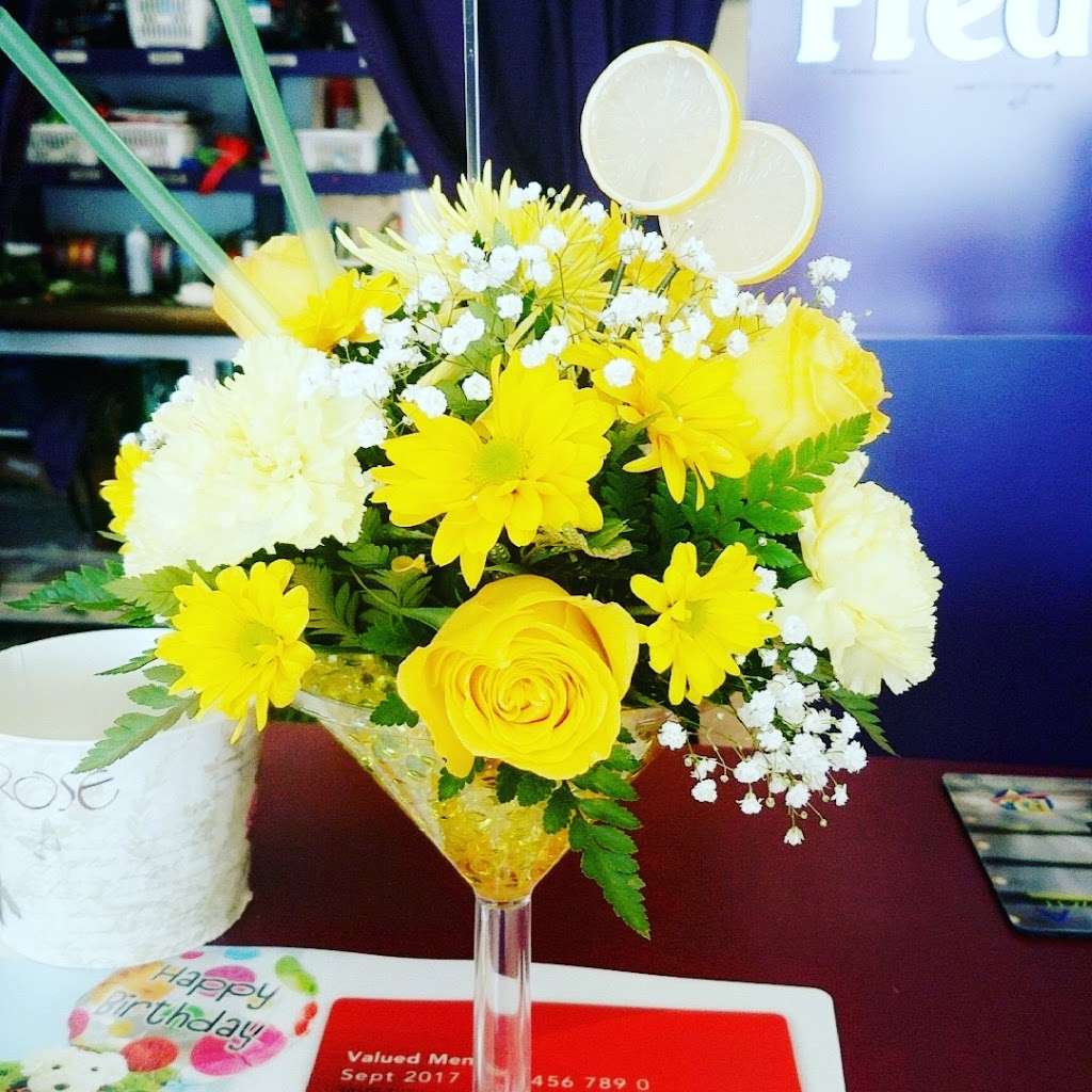 1-800-Flowers Frederick Florist | 8218, 1816 Rosemont Ave, Frederick, MD 21702 | Phone: (301) 695-5555