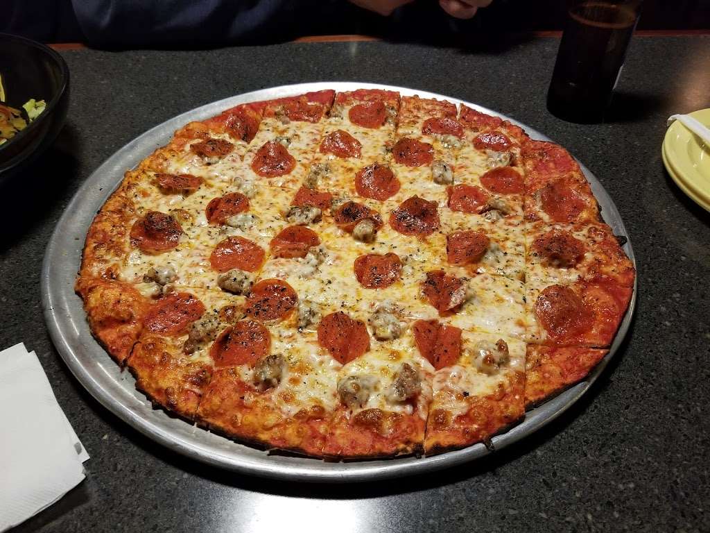 Monicals Pizza Of Watseka | 1540 E Walnut St, Watseka, IL 60970, USA | Phone: (815) 432-3714
