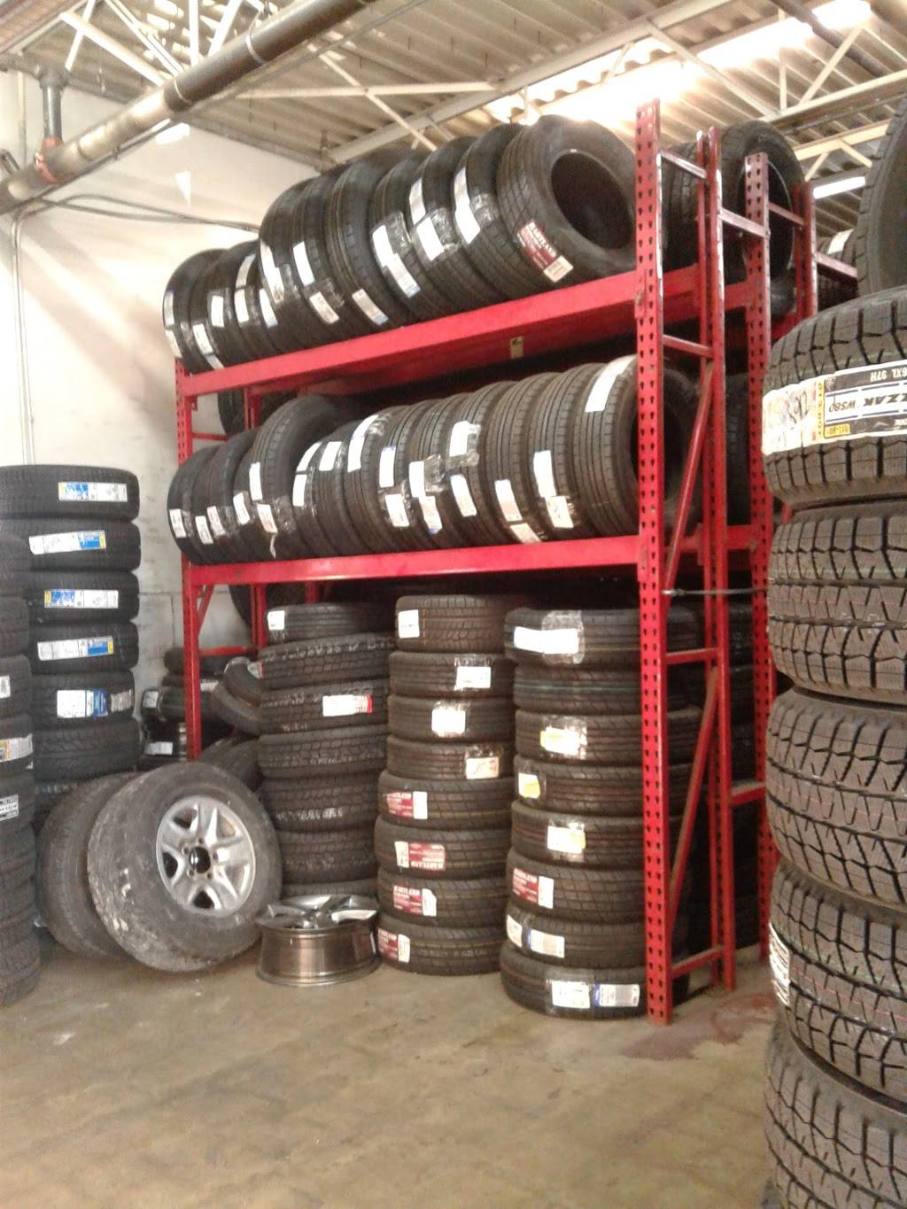 Discount Tire | 26805 Van Dyke Ave, Center Line, MI 48015 | Phone: (586) 754-1850