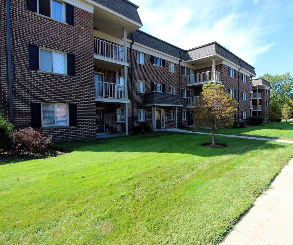 Cypress Place | 975 Jefferson Square, Elk Grove Village, IL 60007, USA | Phone: (847) 348-9060