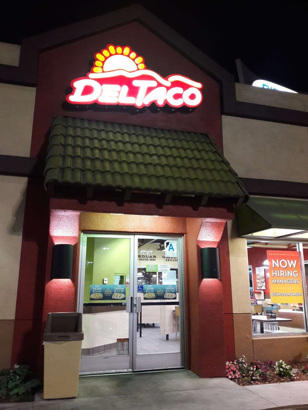 Del Taco | 3540 South La Brea Ave, Los Angeles, CA 90016, USA | Phone: (323) 296-1674