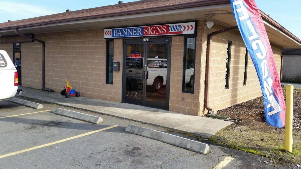 Banner-Signs Today Inc / Allegra Southend | 2526 S Tryon St, Charlotte, NC 28203, USA | Phone: (704) 525-2241