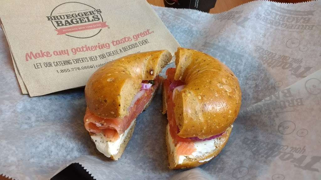 Brueggers Bagels | 817 17th Street Bank Lofts Building, Denver, CO 80202, USA | Phone: (303) 675-0606