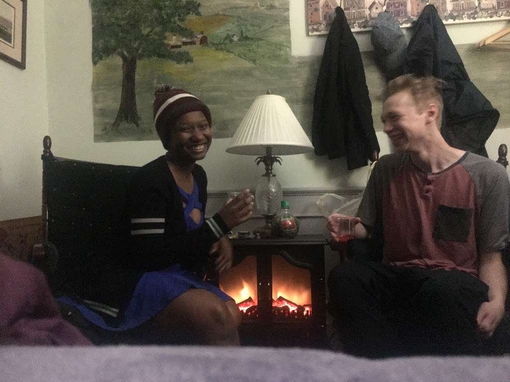 Country Hearth Bed & Breakfast | 285 W Main St, New Holland, PA 17557, USA | Phone: (717) 354-8674