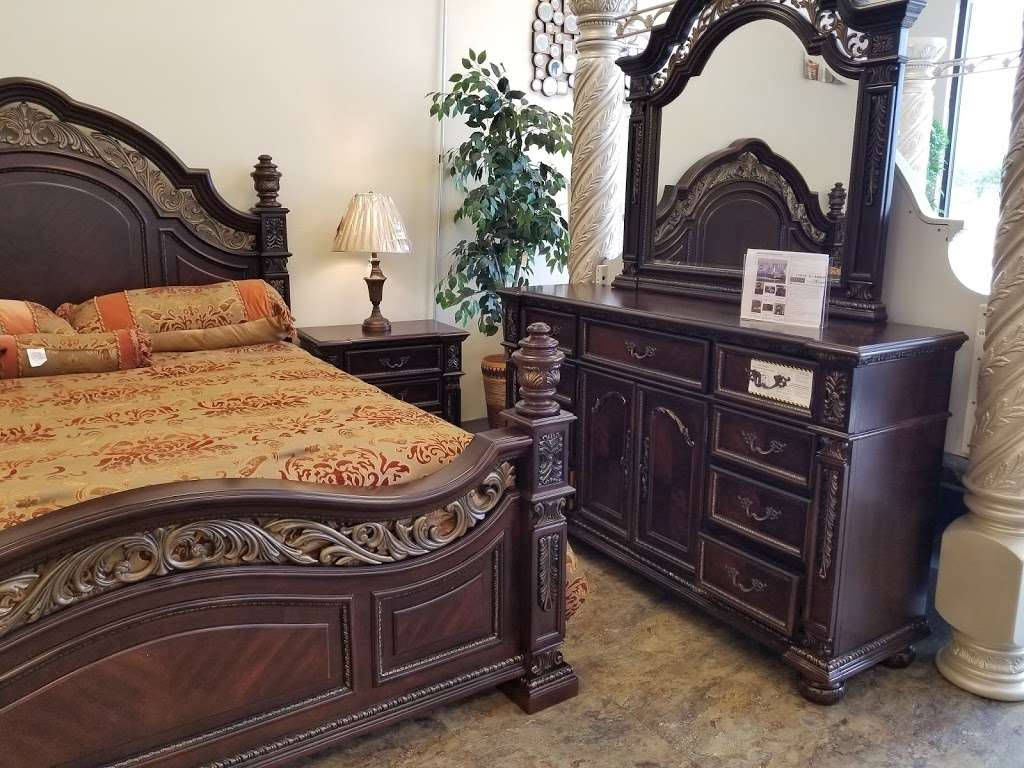 Canales Furniture | 3560 W Airport Fwy, Irving, TX 75062, USA | Phone: (469) 845-3038