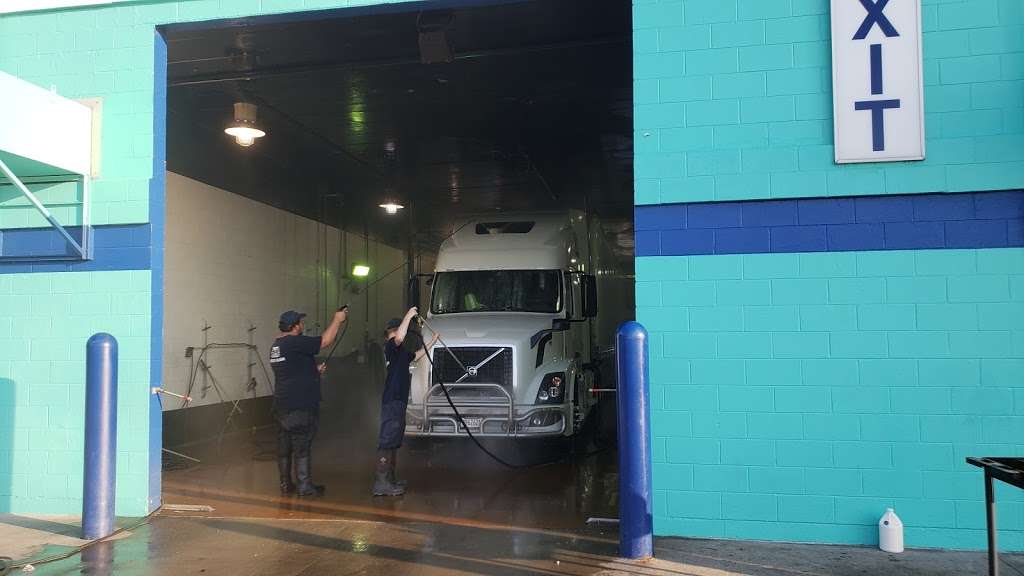 Blue Beacon Truck Wash of Lake Station North, IN | 1241 Ripley St, I-80/I-90, Lake Station, IN 46405, USA | Phone: (219) 962-8360