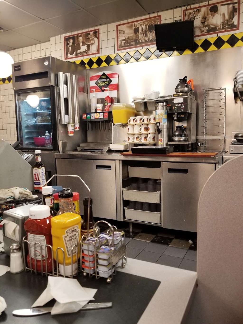 Waffle House | 1722 Scyene Rd, Mesquite, TX 75149, USA | Phone: (972) 285-9339