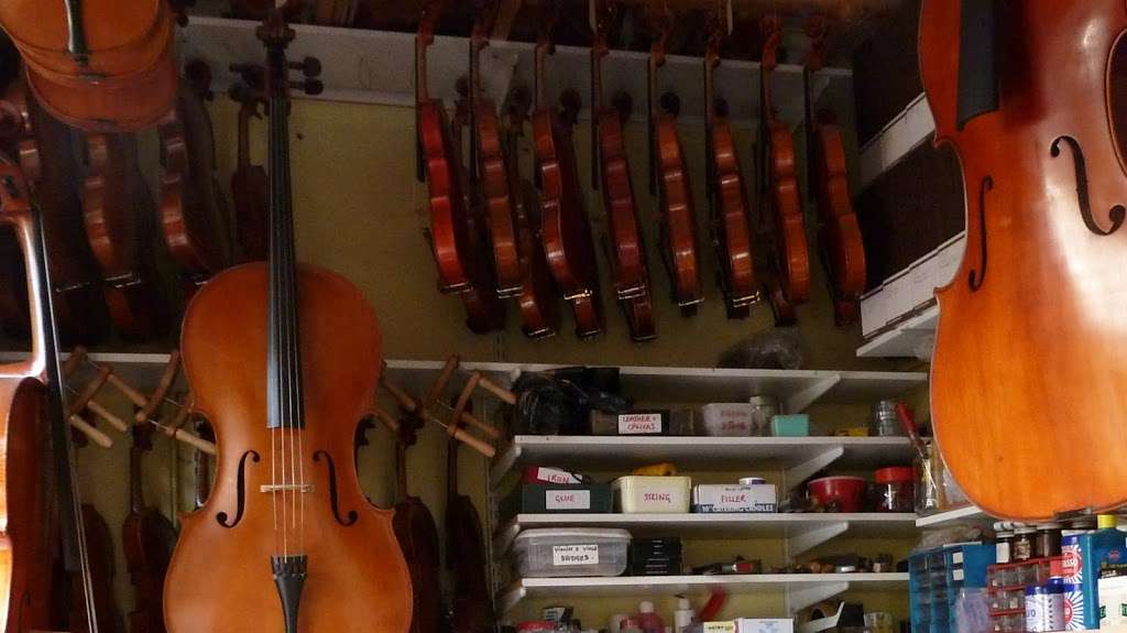 Blackburn Stringed Instruments | 75 Harrington Gardens, Kensington, London SW7 4JZ, UK | Phone: 020 7373 2474